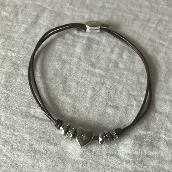 Fossil: Silver Tone Heart Charm Bracelet- Faux Leather Adjustable bracelet - Picture 11 of 15